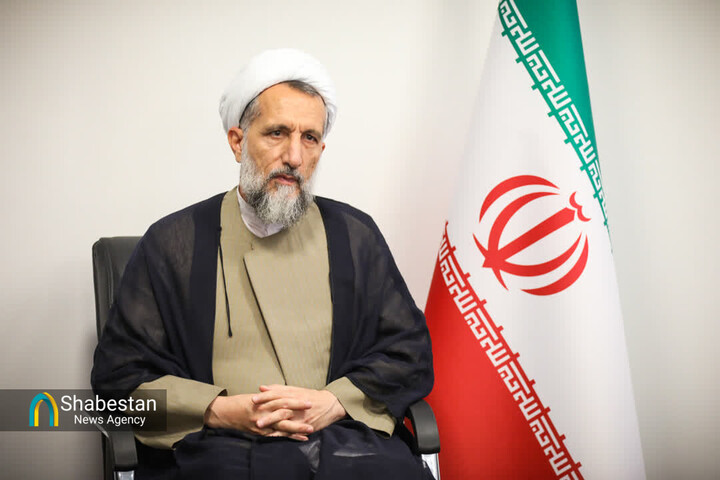 وحدت حول محور ولایت، شرط بهره‌مندی از نصرت الهی است