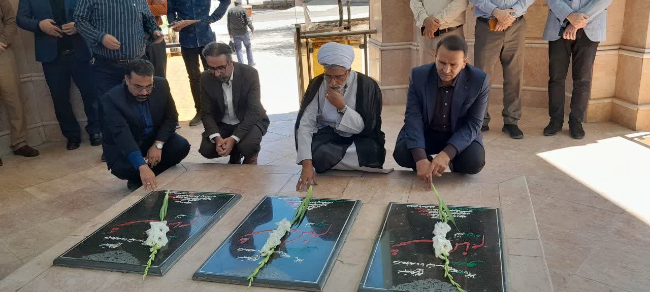 تجدید میثاق دانشگاهیان آزاد اسلامی کاشان با آرمان‌های شهدا در آخرین روز هفته دفاع مقدس