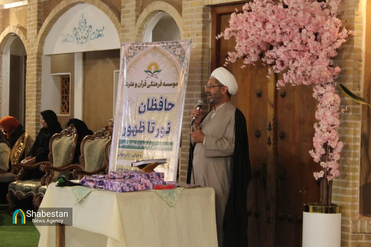 از تلاوت «طارق» تا تجلیل از حافظان قرآن؛ «حافظان نور تا ظهور» آران و بیدگل به روایت یک شب قرآنی