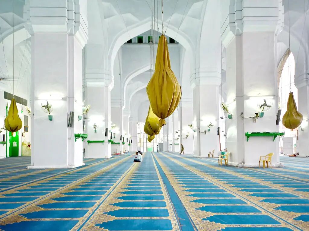 مسجد مکه حیدرآباد؛ شاهکار سنگ تراشی، تاریخ و فرهنگ