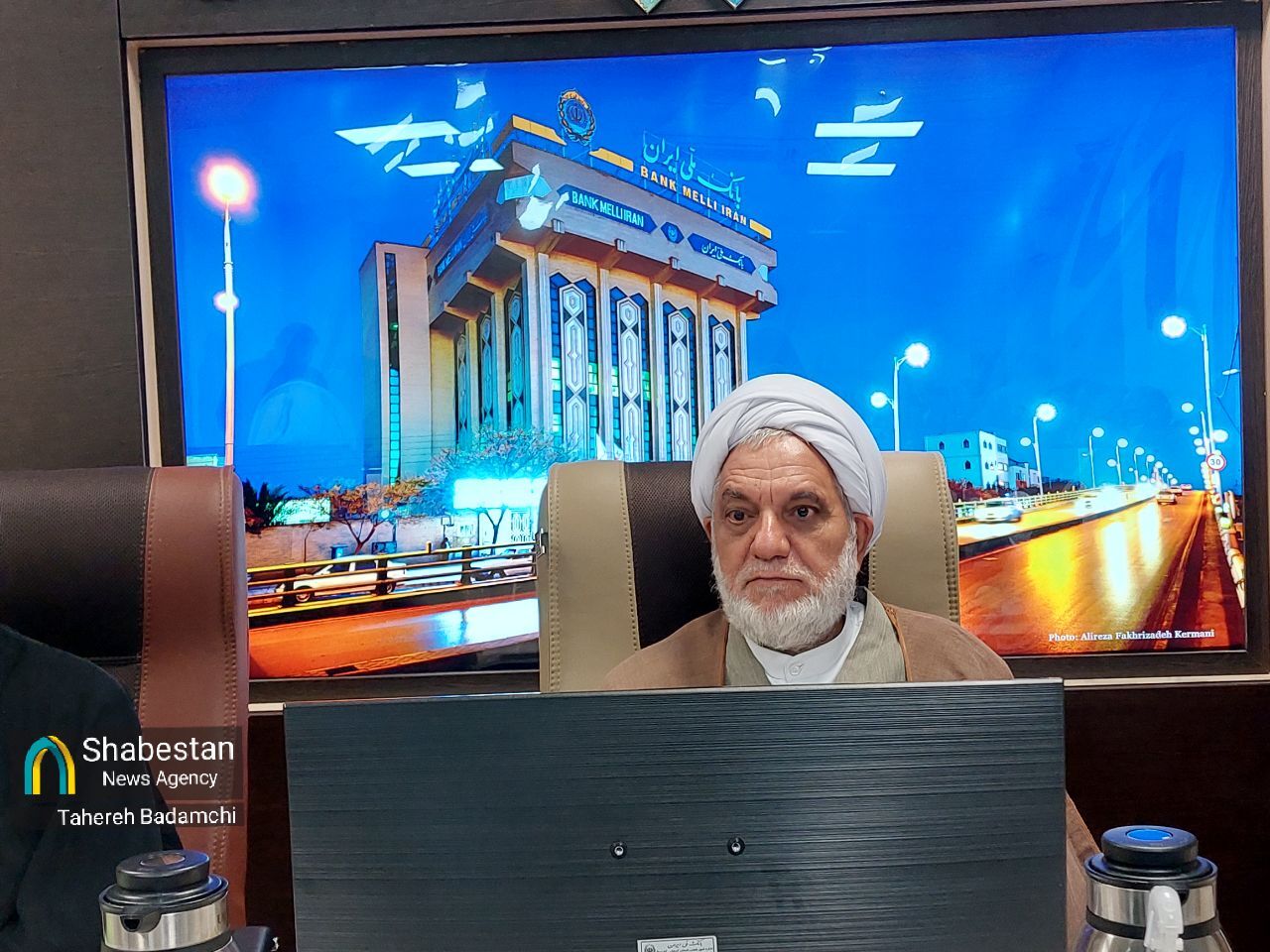 مطالبات معوق بانکهای کرمان باید وصول و در چرخه تولید و اشتغال استفاده شود