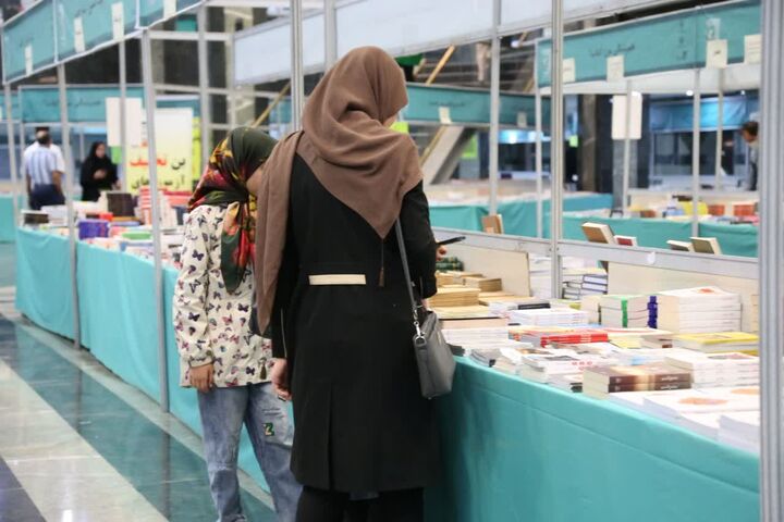 ۸ روز با کتاب؛ نمایشگاه کتاب ارومیه به ایستگاه آخر رسید