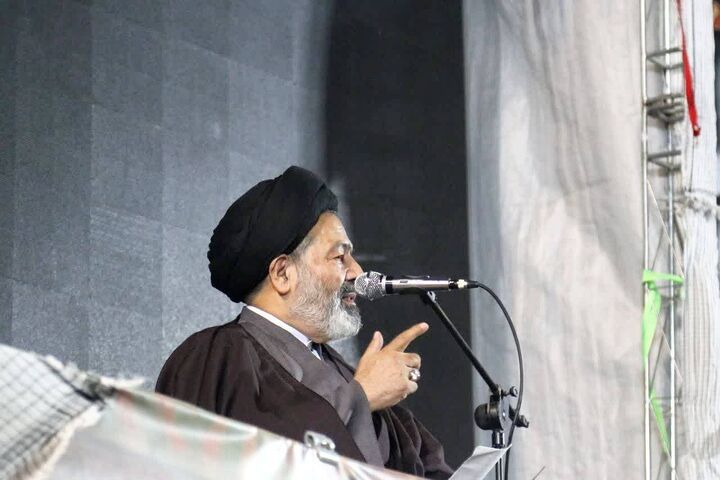 می‌توان با مراجعه به قرآن، راهبردهای جبهه استکبار و عملکرد جبهه حق را شناخت