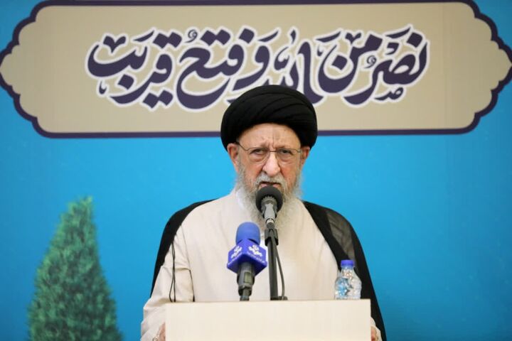 مسجد باید مرکز حل مسائل اجتماعی محله باشد