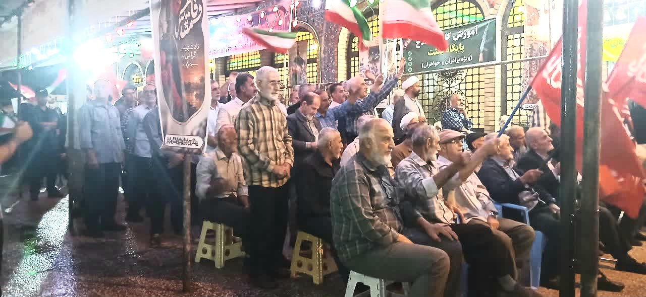 ملت ایران با بصیرت و استقامت در برابر فشارهای دشمن ایستاده است