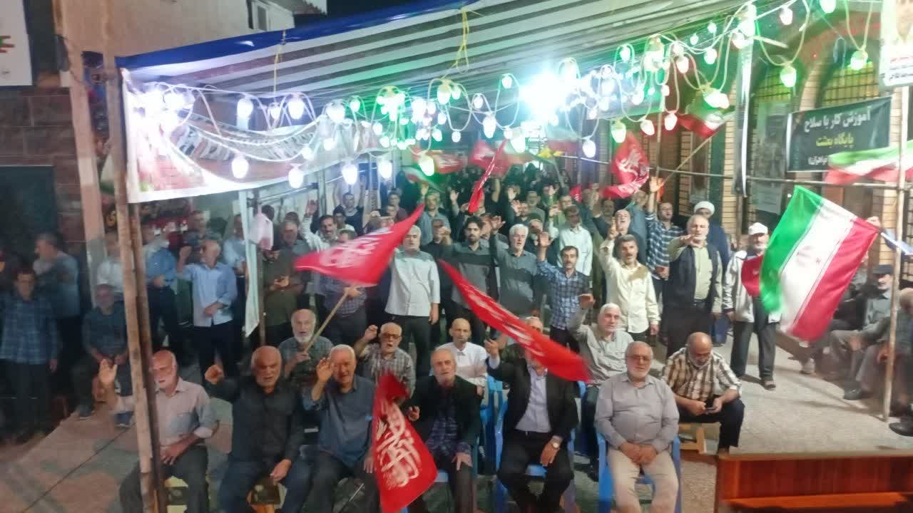 ملت ایران با بصیرت و استقامت در برابر فشارهای دشمن ایستاده است