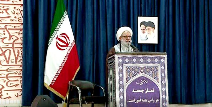 رمز پیروزی در برابر استکبار، ایستادگی ملت و نیروهای مسلح است/ بیگانگان حق دخالت در خلیج فارس را ندارند