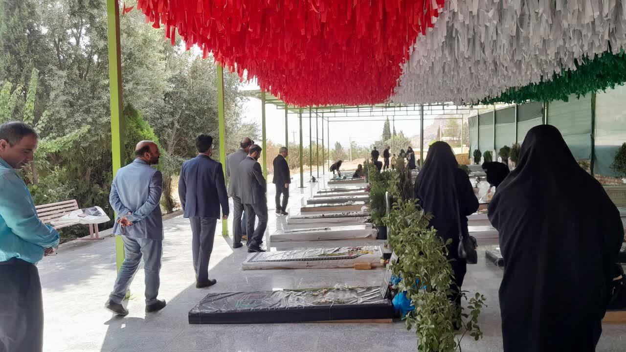 تجدید میثاق فعالان قرآنی لرستان با شهدای جنگ تحمیلی اخیر