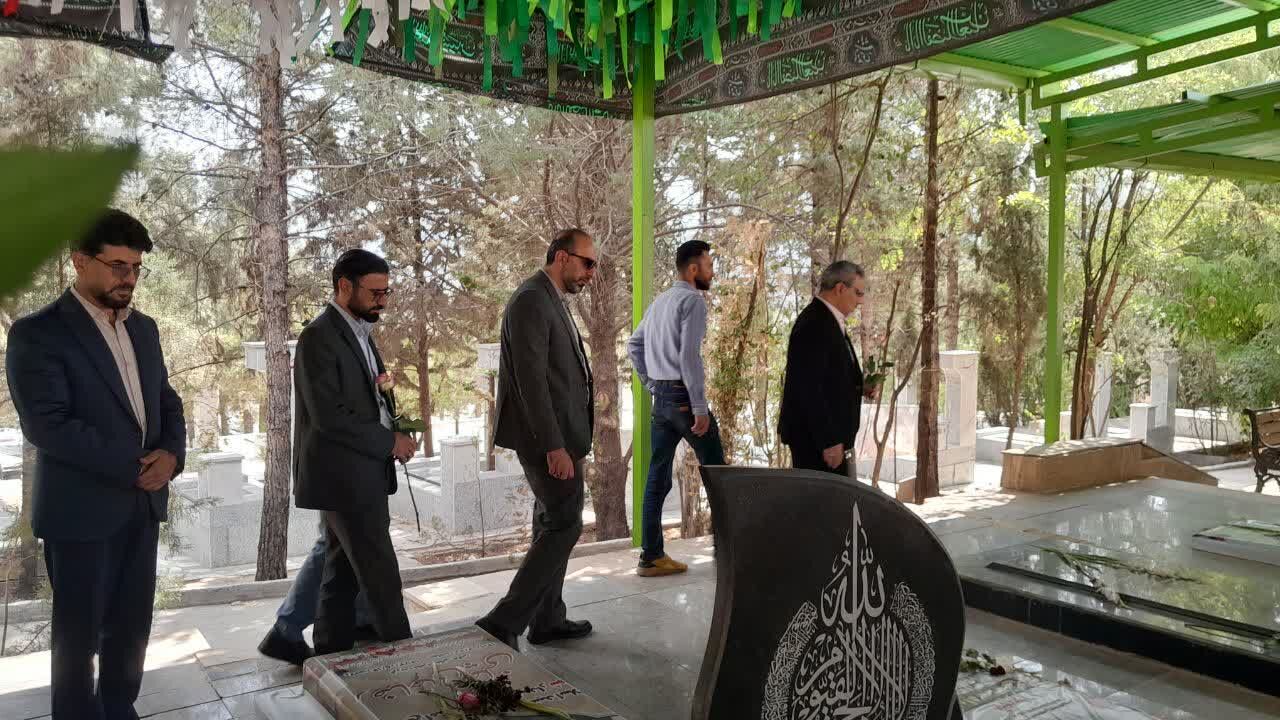 تجدید میثاق فعالان قرآنی لرستان با شهدای جنگ تحمیلی اخیر