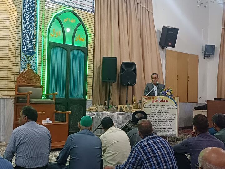 میز خدمت مسئولان در مسجد امام حسن مجتبی(ع) اراک برگزار شد