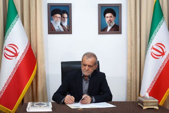 رئیس‌جمهور: نماز می‌تواند دل‌ها را به یکدیگر نزدیک و جامعه را استوارتر کند
