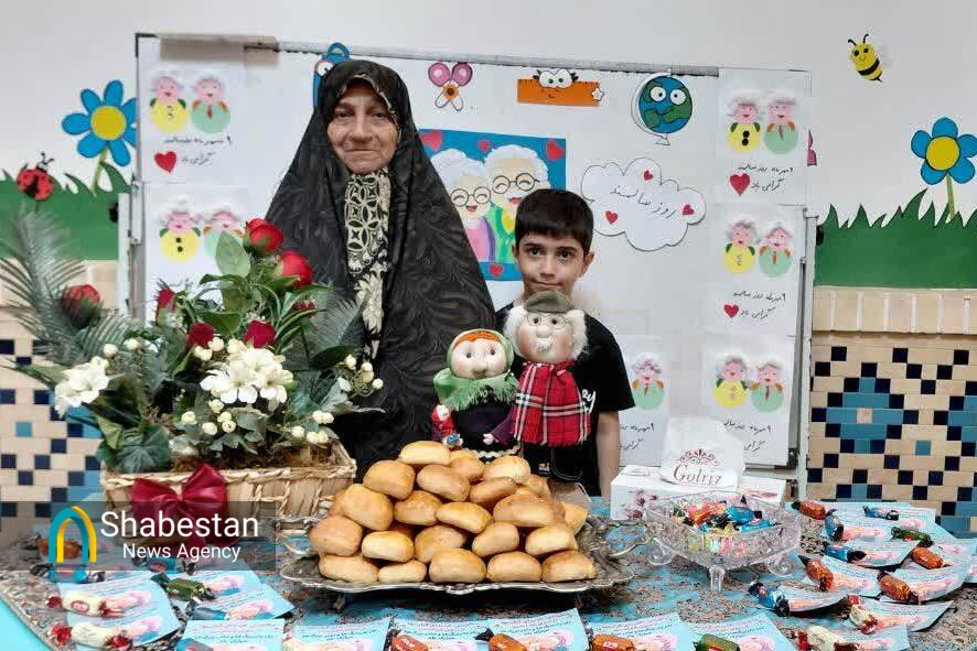 مادربزرگ‌ها مهمان مسجد گلشن