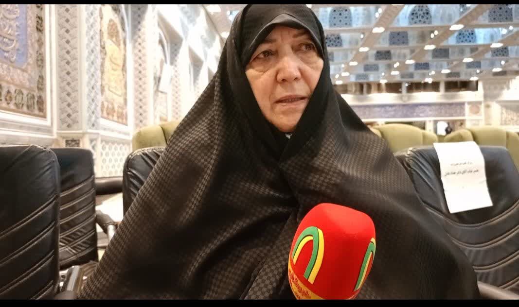 پاسخ جالب رهبر شهید به سوال درباره اولویت ادامه تحصیل یا مادری برای زنان