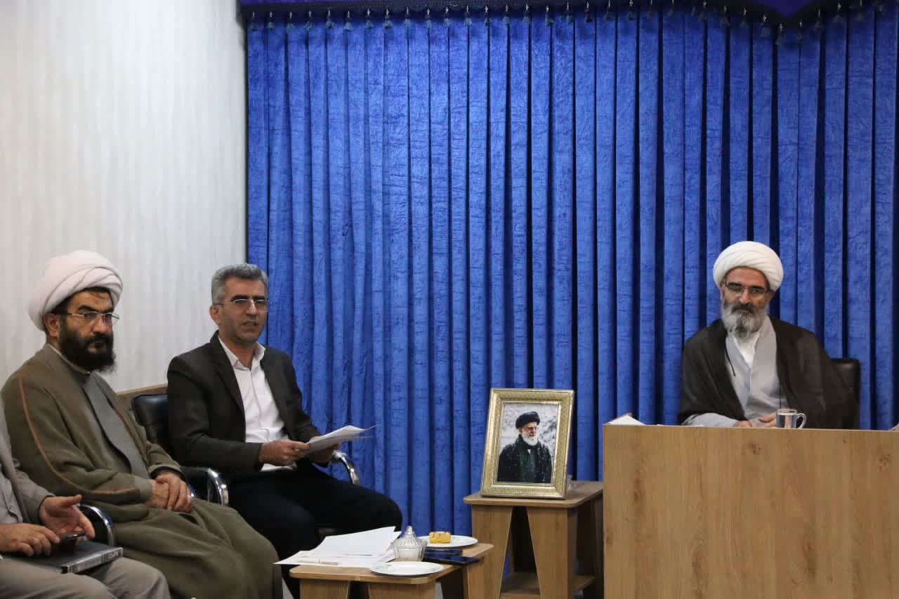 تربیت نسل تراز انقلاب نیازمند بهره‌گیری از معارف اهل‌بیت(ع) است