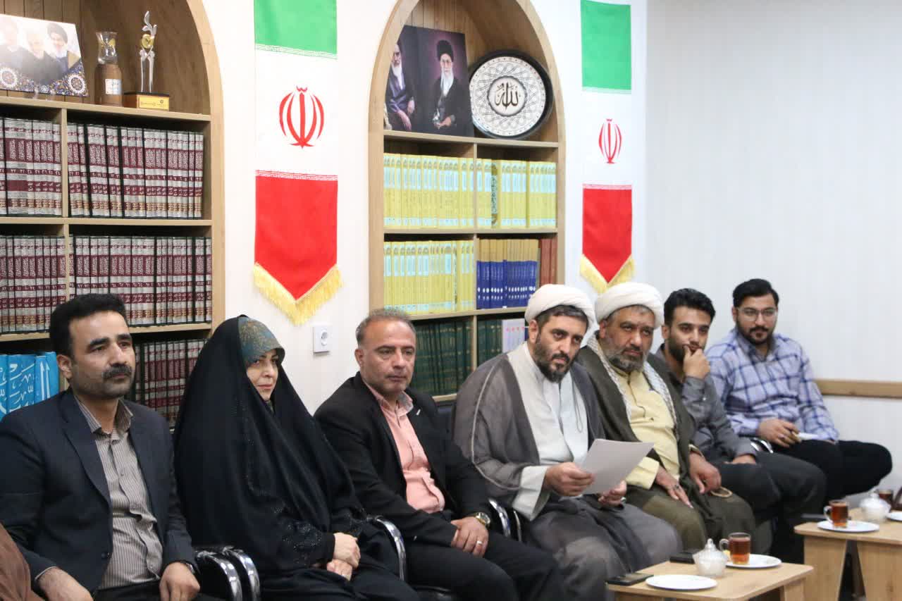 تربیت نسل تراز انقلاب نیازمند بهرهگیری از معارف اهلبیت(ع) است