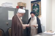 اسناد موقوفات در اختیار مرحوم آیت‌الله میبدی به اوقاف گلستان تحویل داده شد
