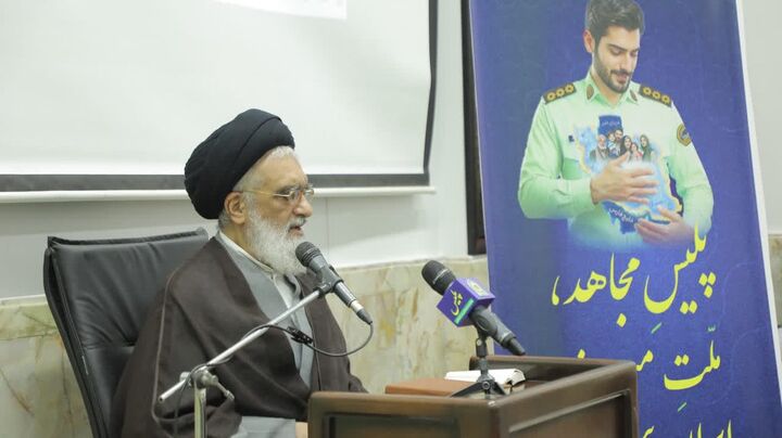 نیروی انتظامی در مسیر مقابله با فساد تنها نیست