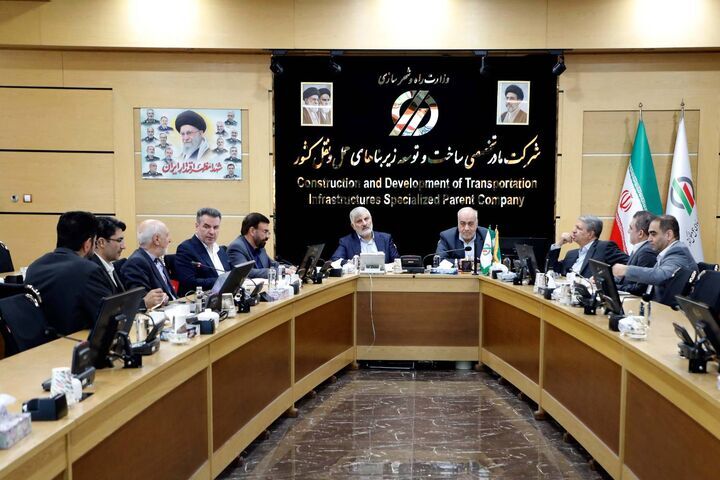 آغاز مذاکرات برای احداث ۲۰۰ کیلومتر دیگر از آزادراه حرم تا حرم