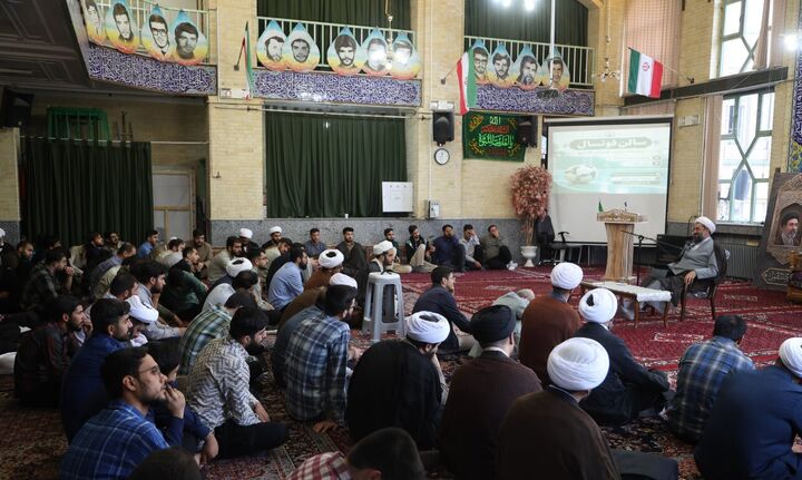 برگزاری نشست تبیین دستاوردهای جنگ تحمیلی سوم در مدرسه علمیه امام حسین(ع)
