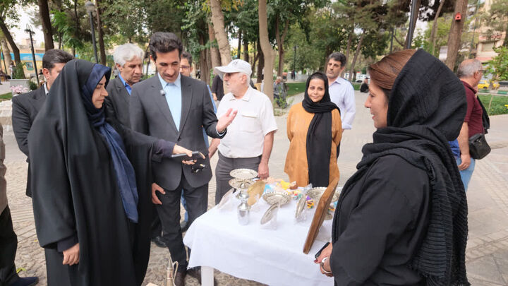 راه‌اندازی روزبازار صنایع‌دستی در بروجرد؛ گامی برای حمایت از هنرمندان ورشوکار