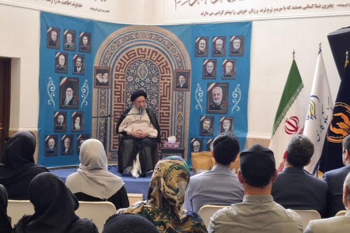 انفاق و دستگیری از نیازمندان، زمینه‌ساز تعالی انسان است