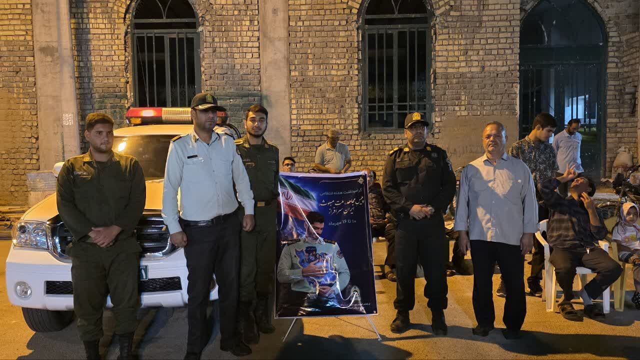 سفره کرامت امالبنین(س) به یاد شهدای فراجا در محمدآباد مرکزی برپا شد