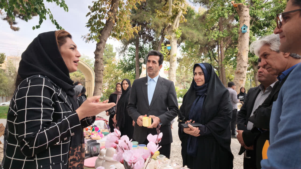 راهاندازی روزبازار صنایعدستی در بروجرد؛ گامی برای حمایت از هنرمندان ورشوکار