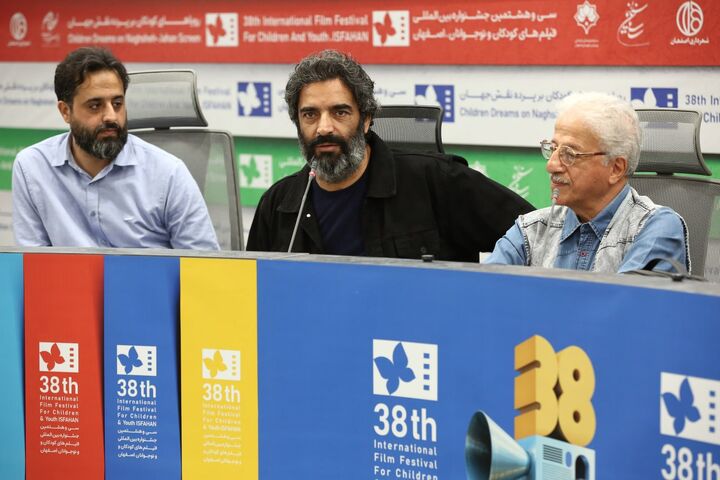 روایت قهرمانی کودکان در «من جاسوزنی نیستم» / نشستی که با سوالات متفاوت همراه شد