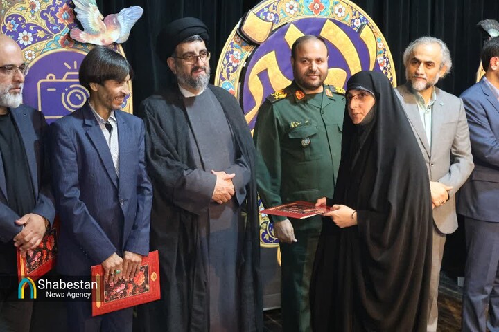 تجلیل از مدیر خبرگزاری شبستان در مازندران به عنوان «هنرمند پای کار انقلاب»