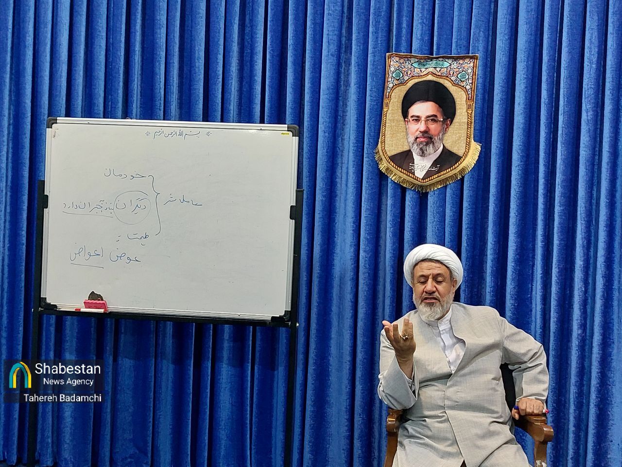 تقویت اعتقادات مقدم بر فعالیت در هر عرصه دیگری است