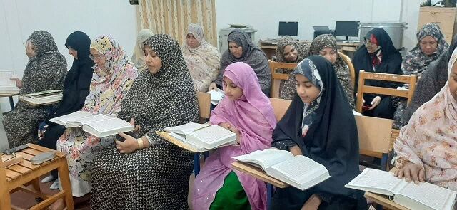 مسجد، پایگاه امیدآفرینی در محلات کمبرخوردار/از تربیت مربیان قرآنی تا پاتوقهای مادر و دختری در کانون بیتالنور بندرعباس