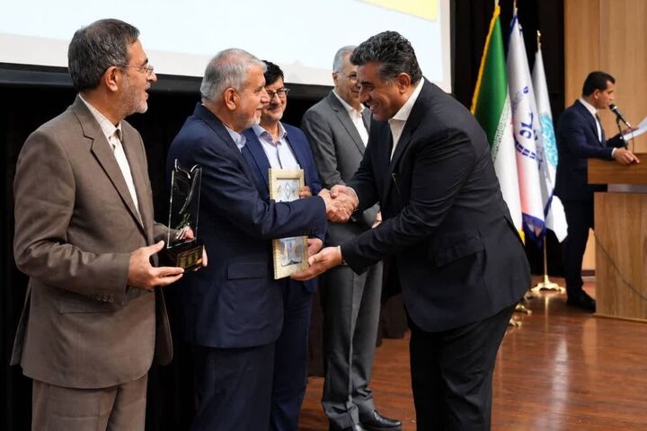 درخشش شرکت توسعه گردشگری ایران در سومین جایزه ملی تعالی صنعت گردشگری/سه جایزه به هتل‌های لاله رسید