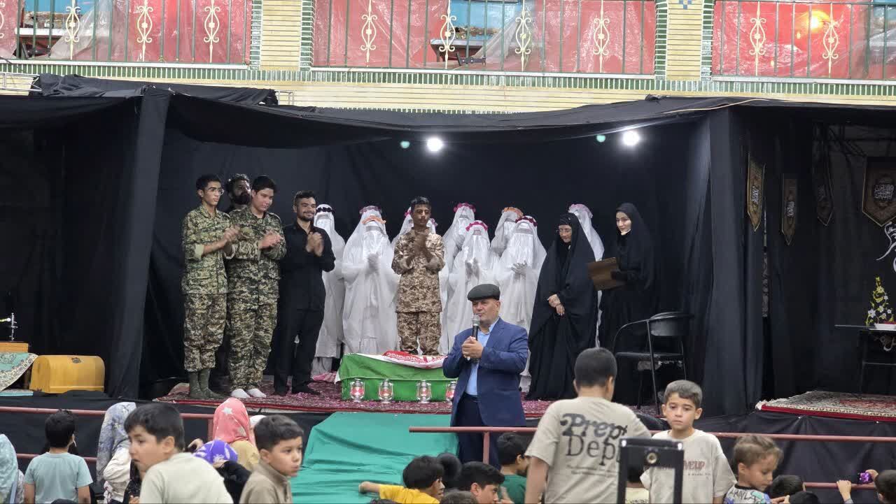 نمایش «نذر مادر»؛ روایت ۱۵ سال انتظار یک مادر برای فرزند شهیدش