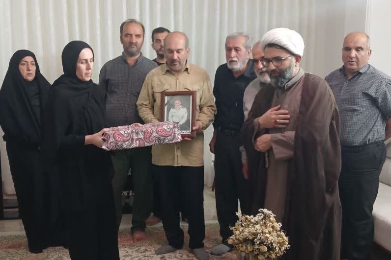 تجلیل از خانواده دو نیروی فقید انتظامی سرخنکلاته به همت کانون امام حسن مجتبی(ع)