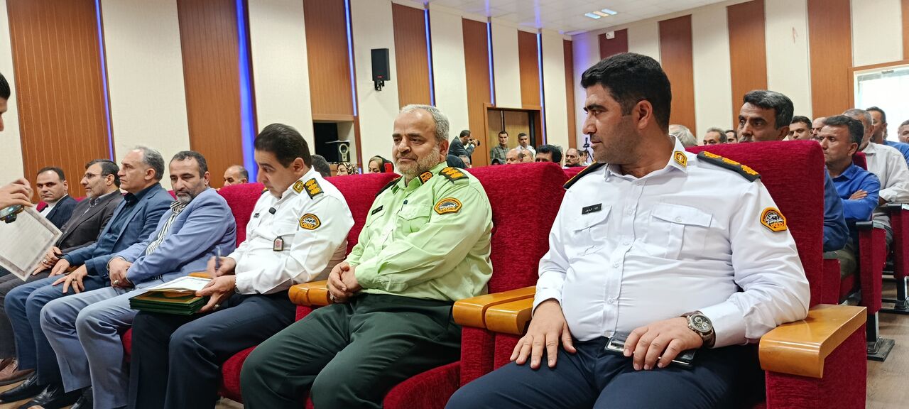 فرهنگ‌سازی ترافیکی و مسئولیت اجتماعی با تجلیل از رانندگان قانون‌مدار بهشهر