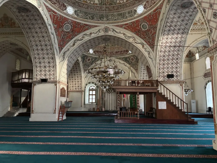مسجد «جامع جمعه» پلوودیو در بلغارستان؛ مسجدی ۶۰۰ ساله در قلب شهری که تاریخ را زندگی می‌کند