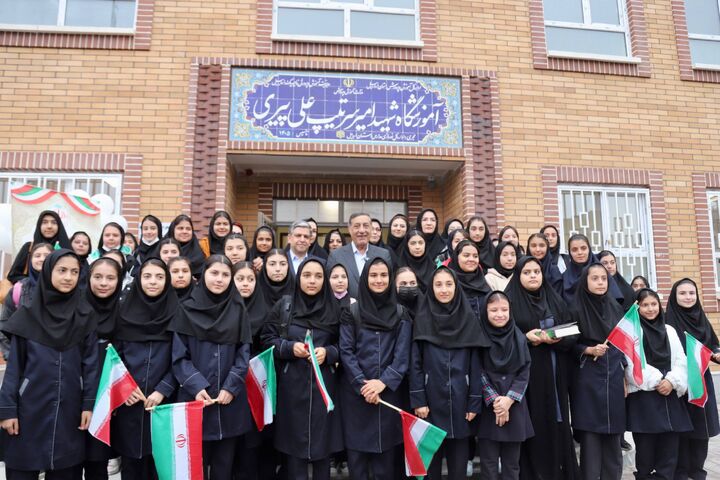 ایران قوی در گرو تربیت دانش‌آموزان دانا و توانمند است
