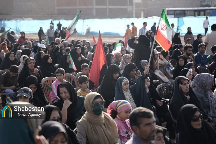 همگام با «ملت مبعوث» کرمان تا بزرگترین پل سگمنتال جنوب شرق کشور در یک پیاده‌روی متفاوت ۲۳۰ هزار نفری