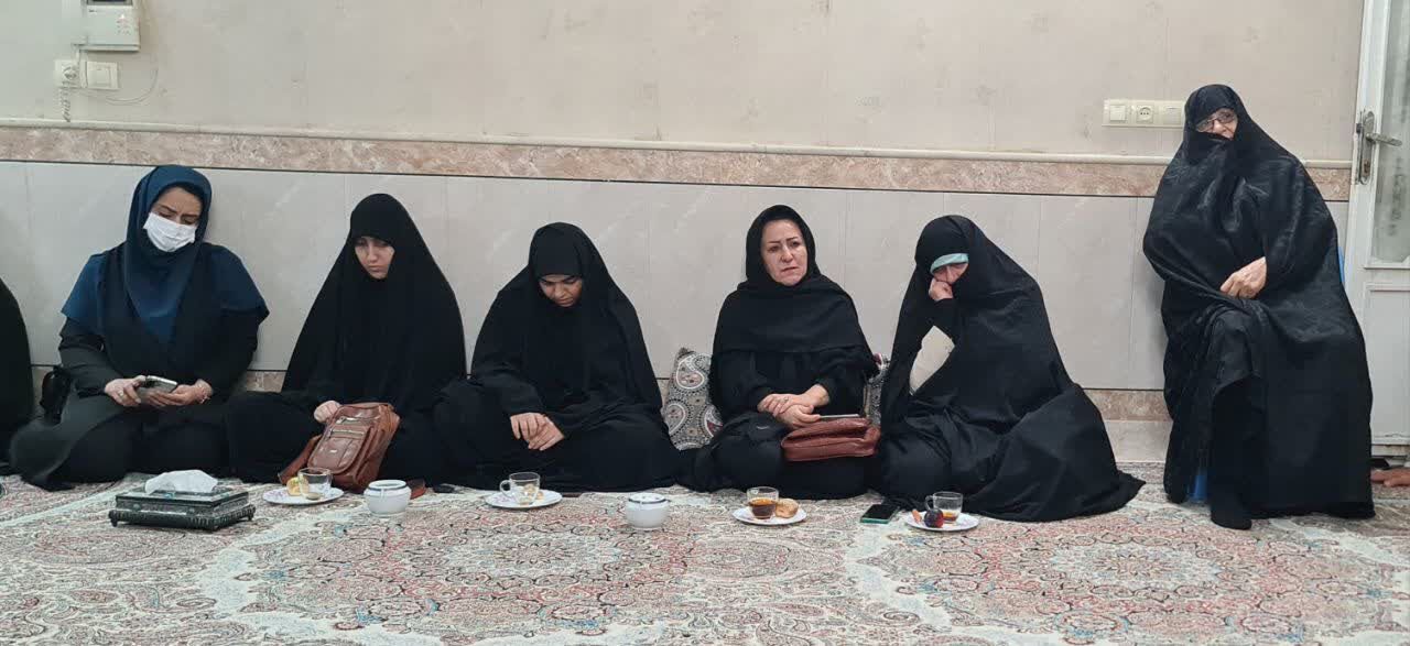 اعضای کانون نشر فرهنگ اسلامی کاشان با خانواده سردار شهید میثم گوهریآرانی دیدار کردند