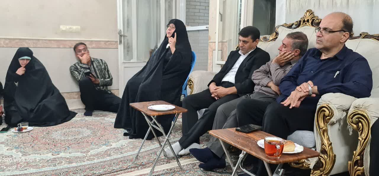 اعضای کانون نشر فرهنگ اسلامی کاشان با خانواده سردار شهید میثم گوهری‌آرانی دیدار کردند