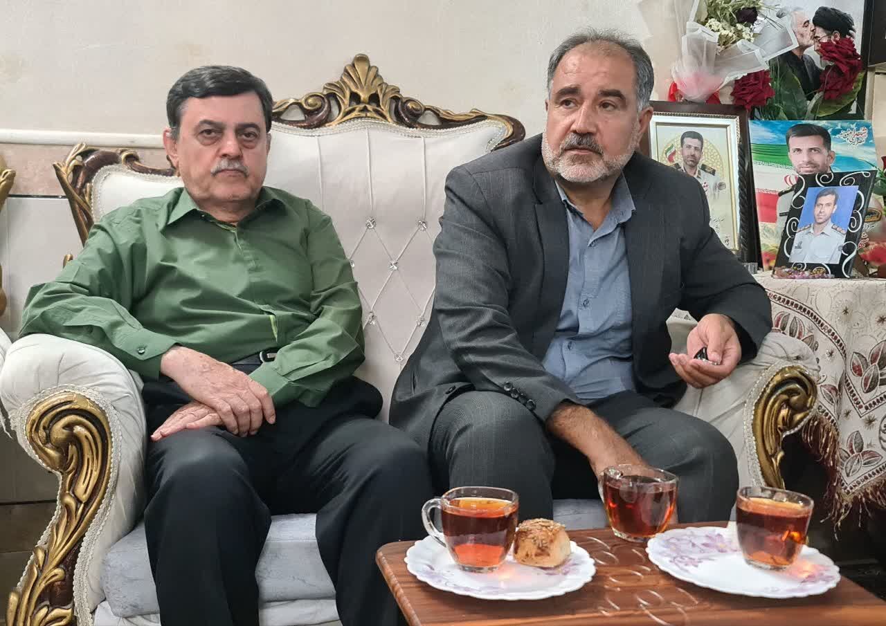 اعضای کانون نشر فرهنگ اسلامی کاشان با خانواده سردار شهید میثم گوهریآرانی دیدار کردند
