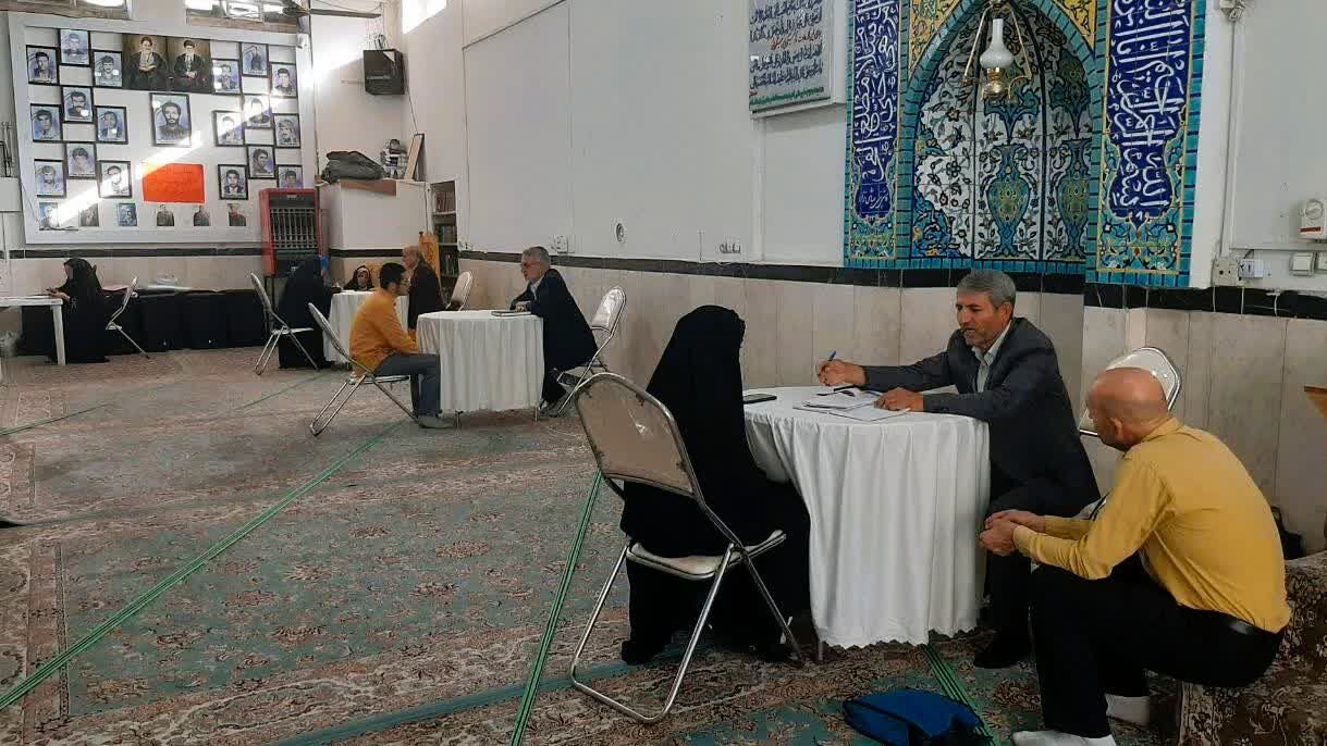 میزهای تخصصی مشاوره انتخاب رشته و مسیر شغلی در هفت مسجد منتخب مشهد