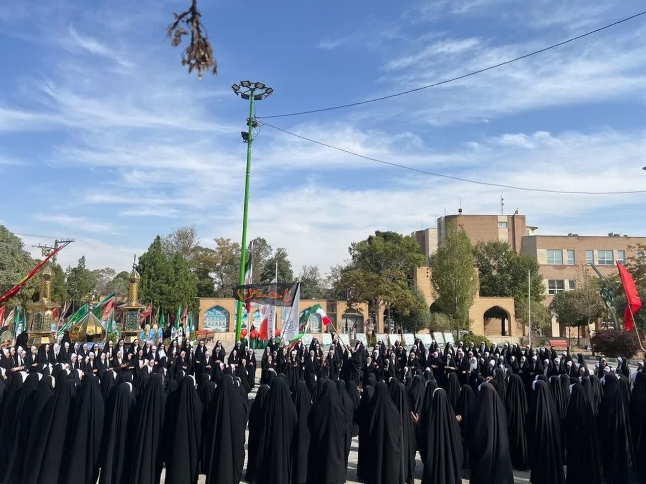 هدیه «دختران رهبر» به امام مجتبی خامنه‌ای