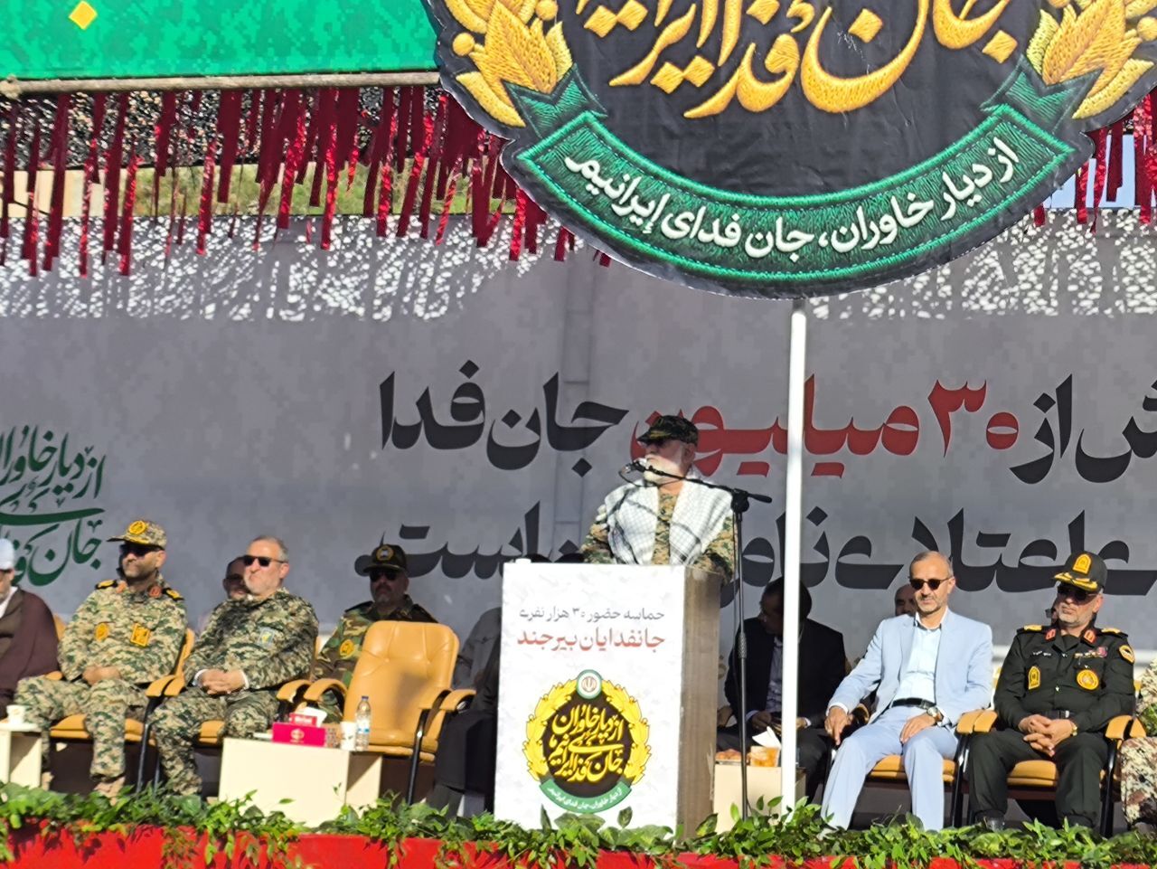 دشمن در محاصره ایمان یک ملت؛ حماسهای که با فشار اقتصادی نمیشکند