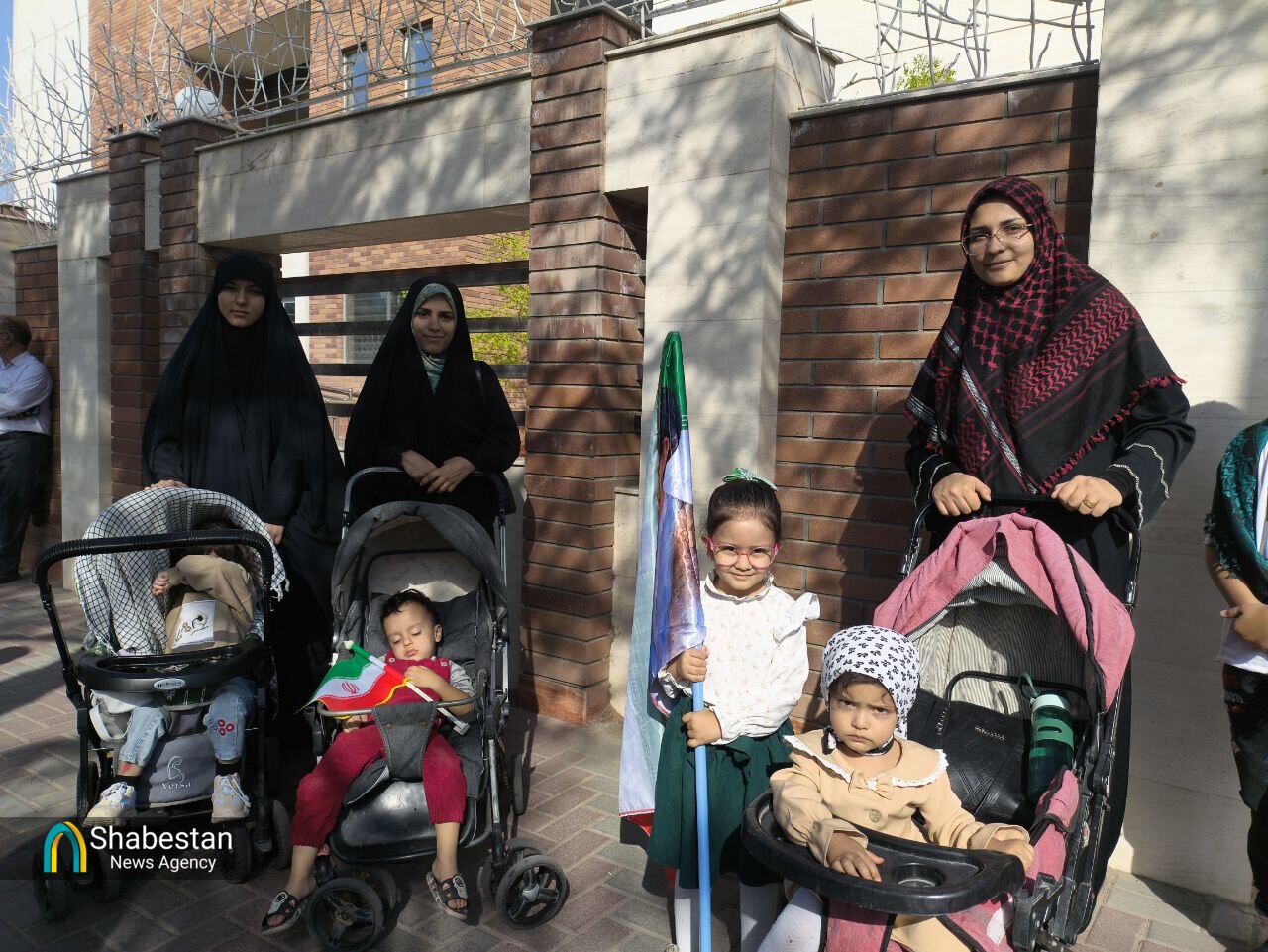 لالایی برای سرزمین مادری؛ مادران بیرجندی در صف وفاداری به ایران