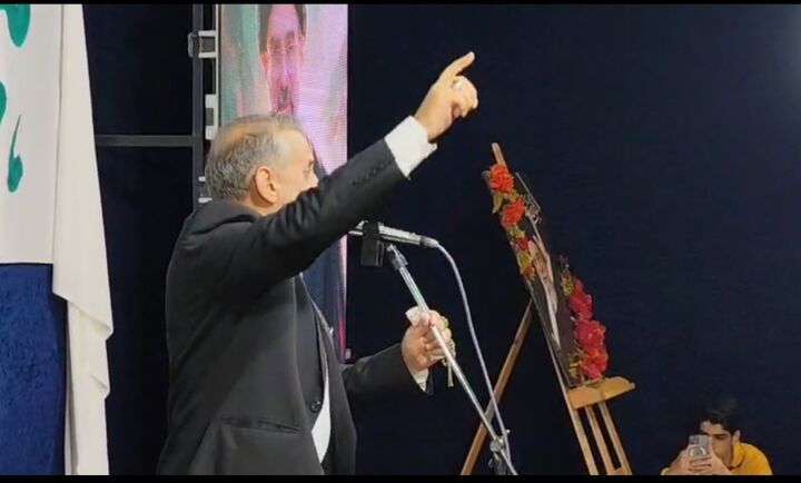 فریاد «ما همه مرد جنگیم، بجنگ تا بجنگیم» در قرار ۲۲۵ رشتوندان / نوای حاج احمد واعظی در میدان شهدای ذهاب
