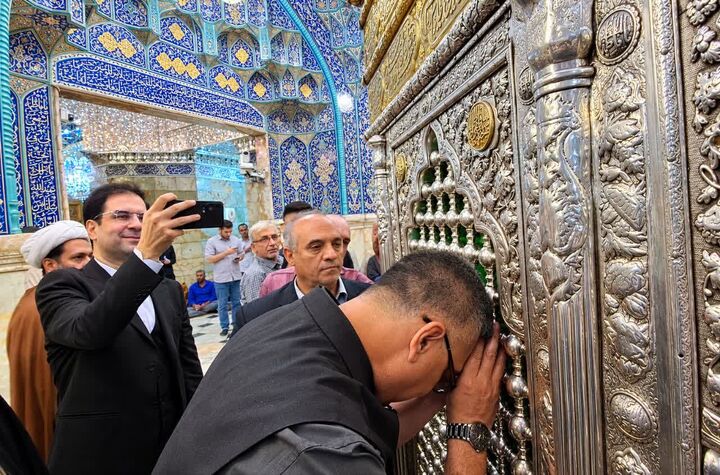 سفیر جدید هند در ایران میهمان حرم مطهر حضرت معصومه (س) شد