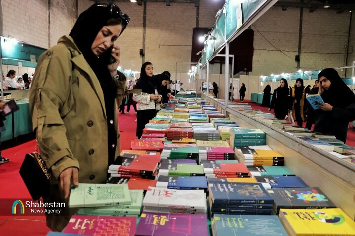 یازدهمین نمایشگاه ملی کتاب ناشران کشور در زنجان
