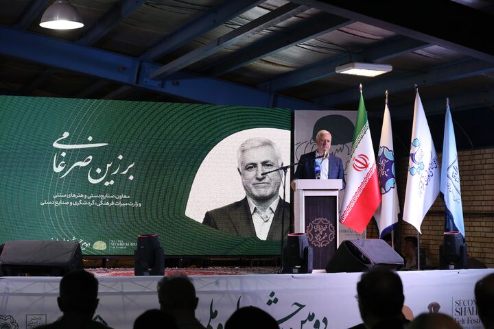 ضرغامی: تکمیل زنجیره ارزش نمد، راهبرد صیانت از میراث صنایع‌دستی چهارمحال‌وبختیاری است