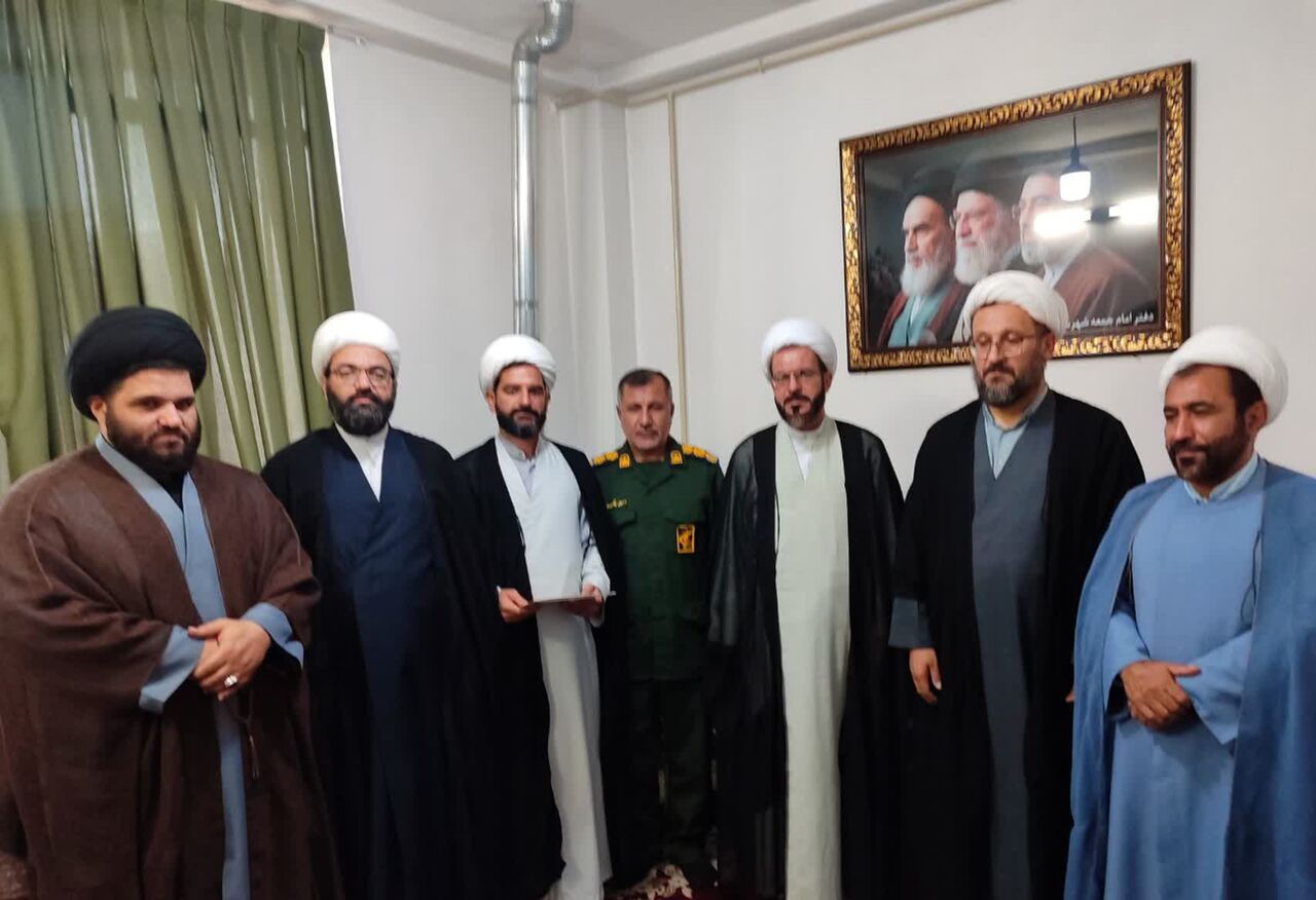 مسجد سنگر اصلی فرهنگ و پایگاه مستحکم انقلاب اسلامی است